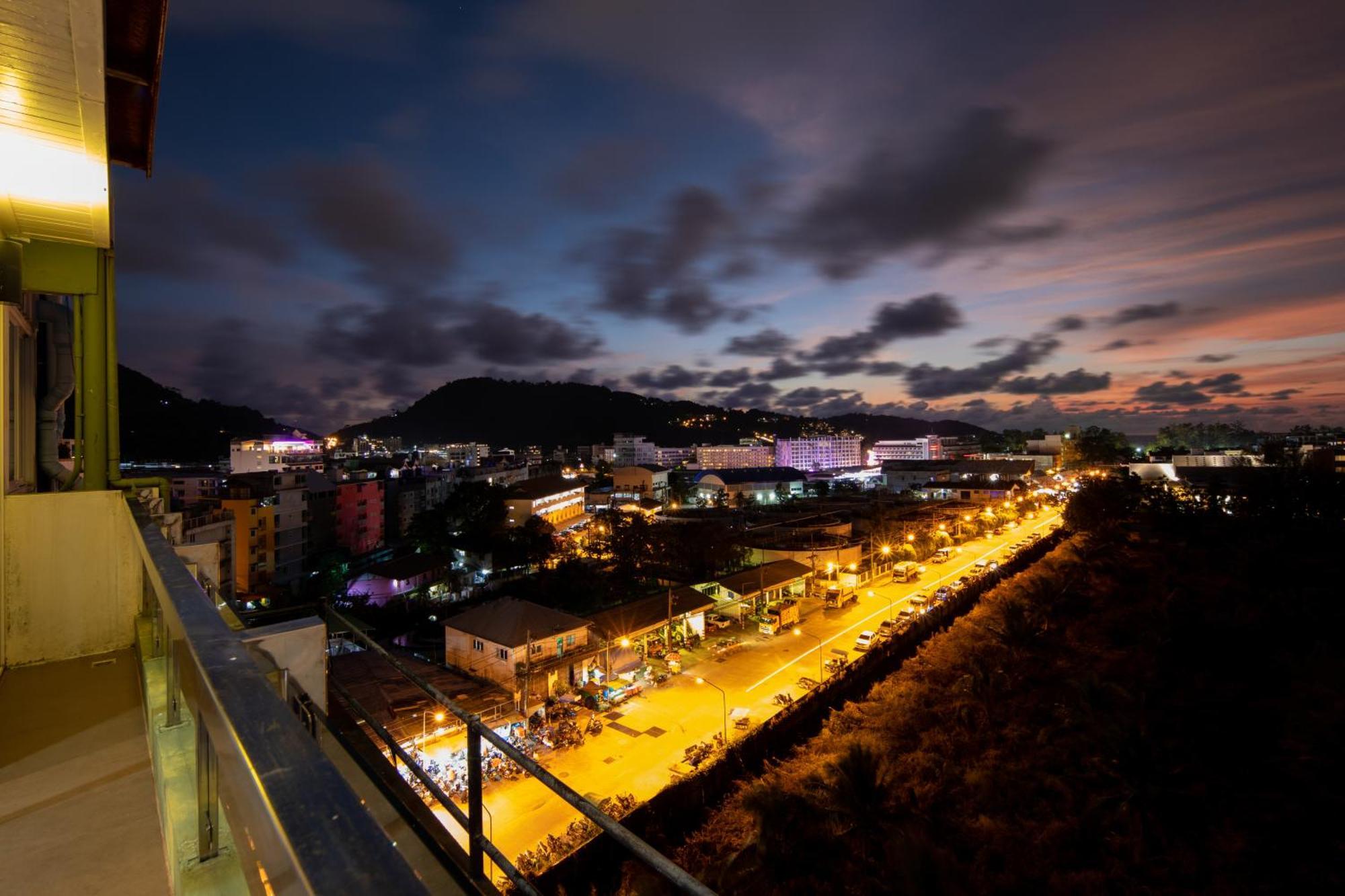 Patong Diamond Hotel Bagian luar foto