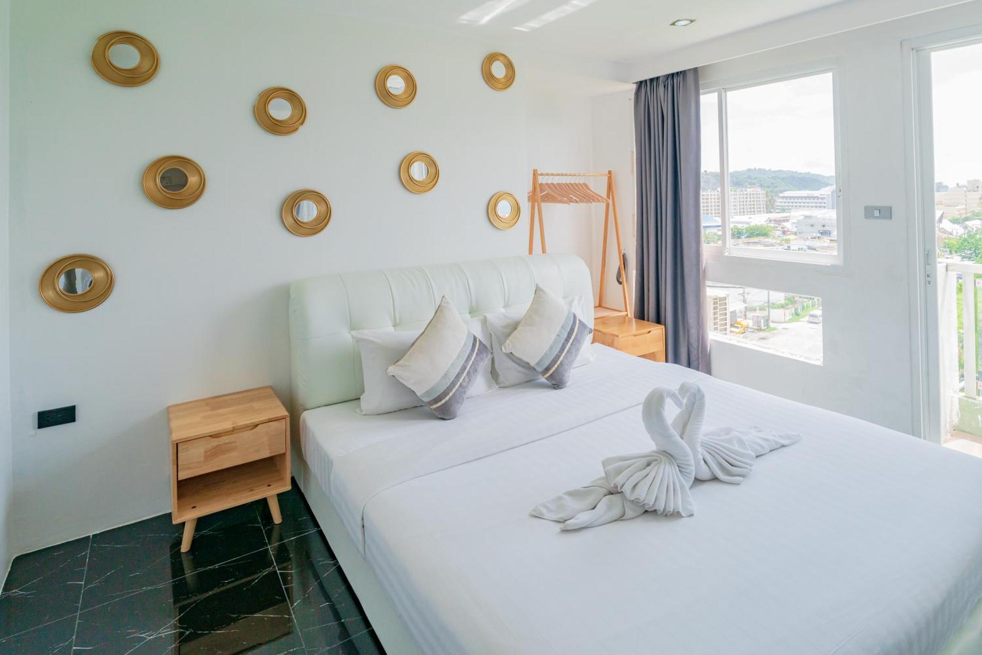 Patong Diamond Hotel Bagian luar foto