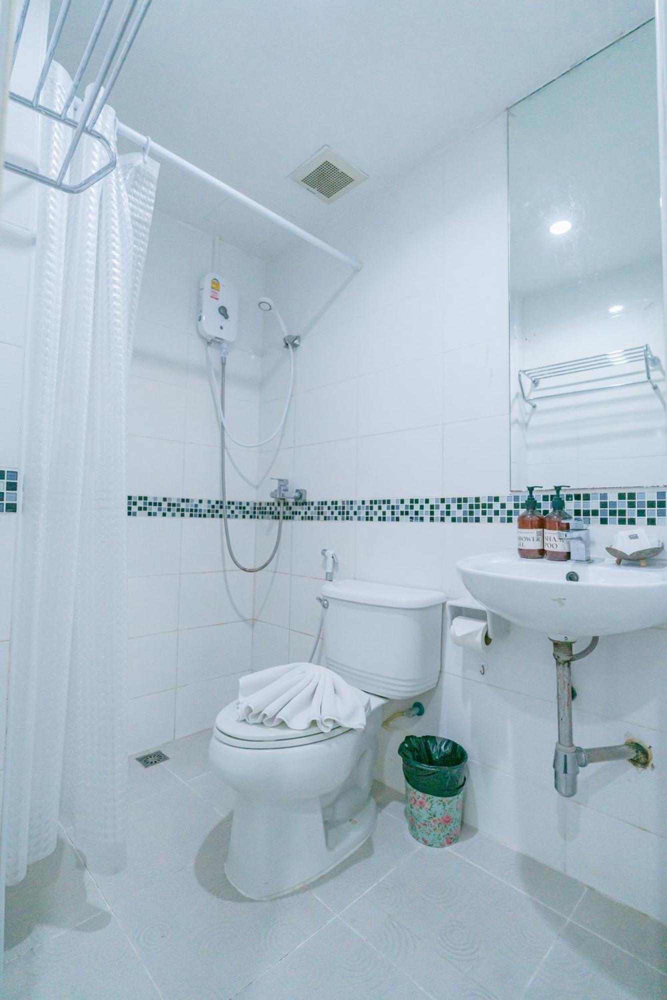 Patong Diamond Hotel Bagian luar foto